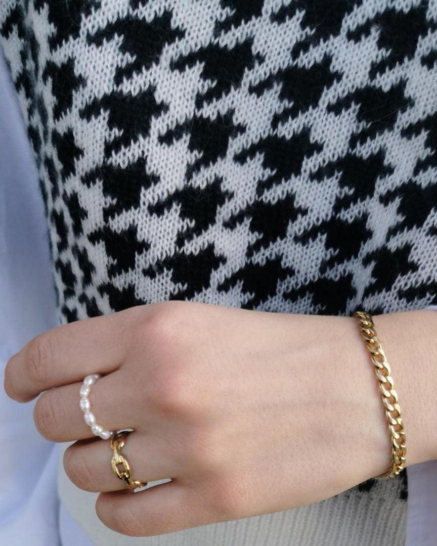 Ring Barry