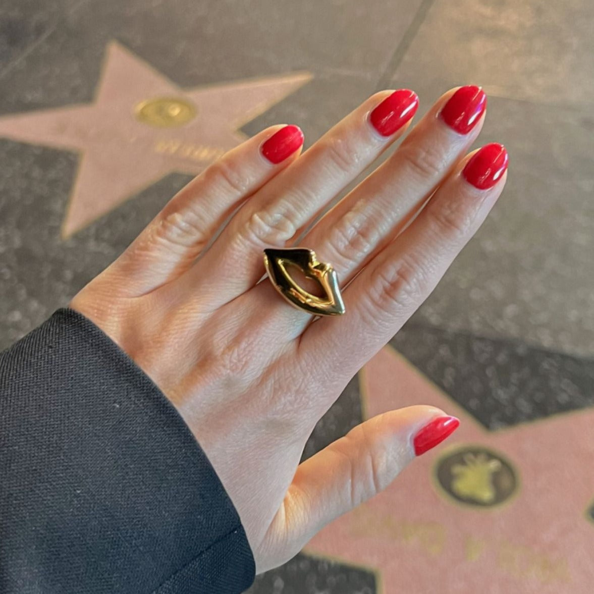 Ring Hollywood